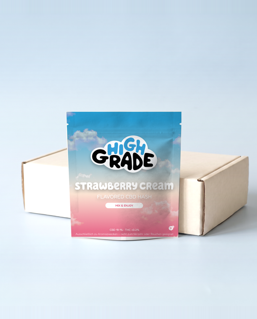 HighGrade Strawberry Cream Flavored CBD Hash – Aromabeutel vor einer neutralen Versandbox